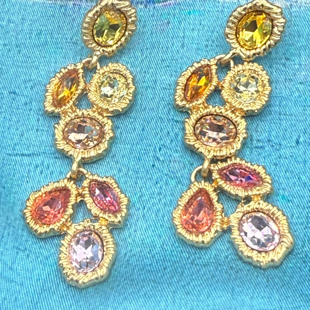 Oscar De La Renta Elegant Gold Drop Earrings